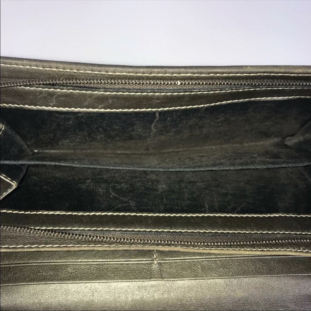 ❌SOLD❌ Gucci Dark Gray Wallet With Chain Strap! - Picture 5 of 13